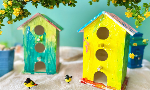 Learn French while painting a birdhouse: spring craft